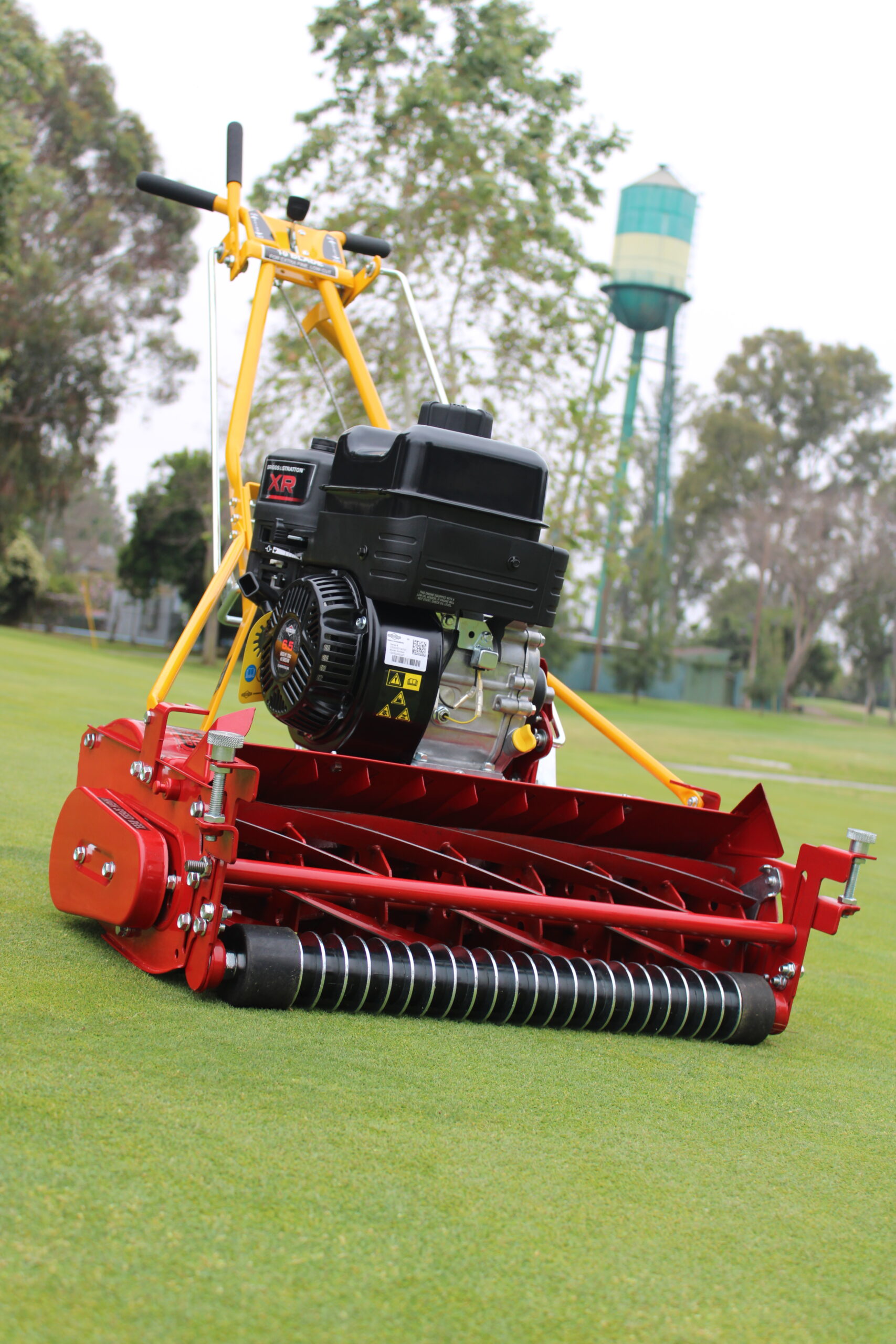 25 McLane10-Blade GreensKeeper designed for Putting Greens (cuts 1/8 to  3/4) (B&S XR Engine)